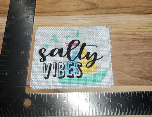 Her patch "salty vibes" white